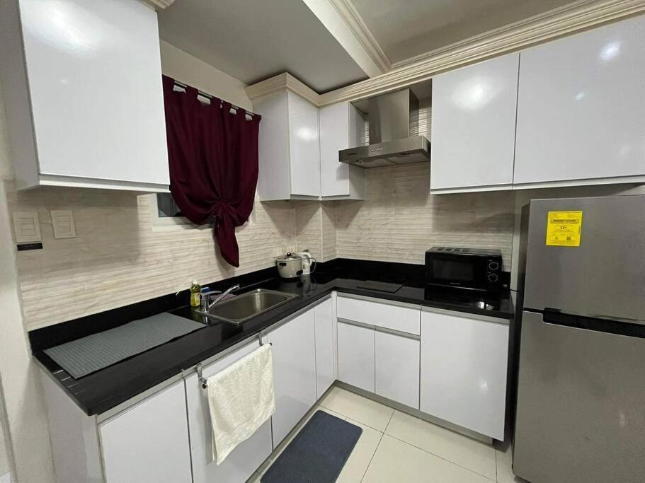 Kandi Big 1 Bedroom King Bed, Free Housekeeping, Wi-Fi Angeles Exteriér fotografie